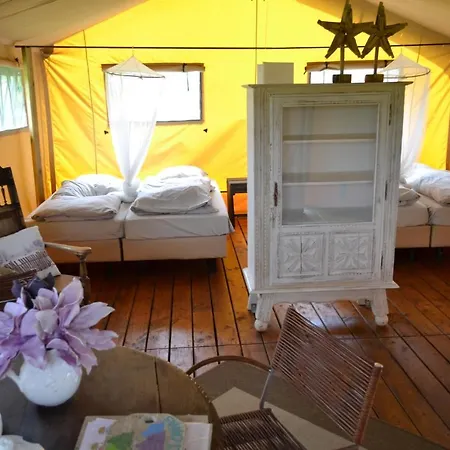 Simply Canvas Farm Hotel Saint-Jean-de-Duras