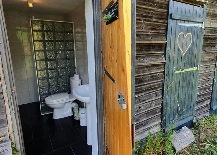 Simply Canvas Farm Отель Saint-Jean-de-Duras